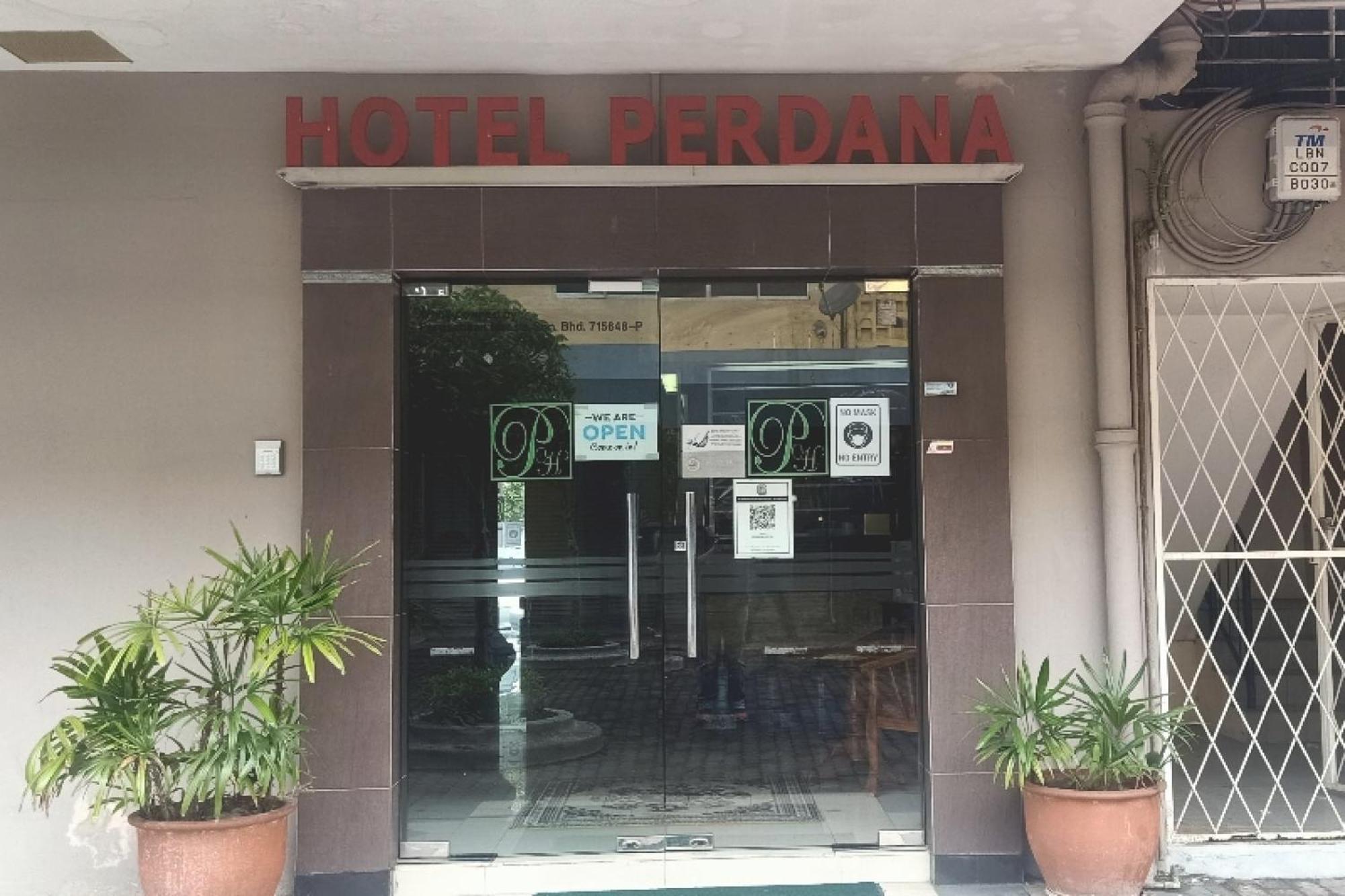 Oyo 90411 Perdana Hotel Labuan Exterior foto