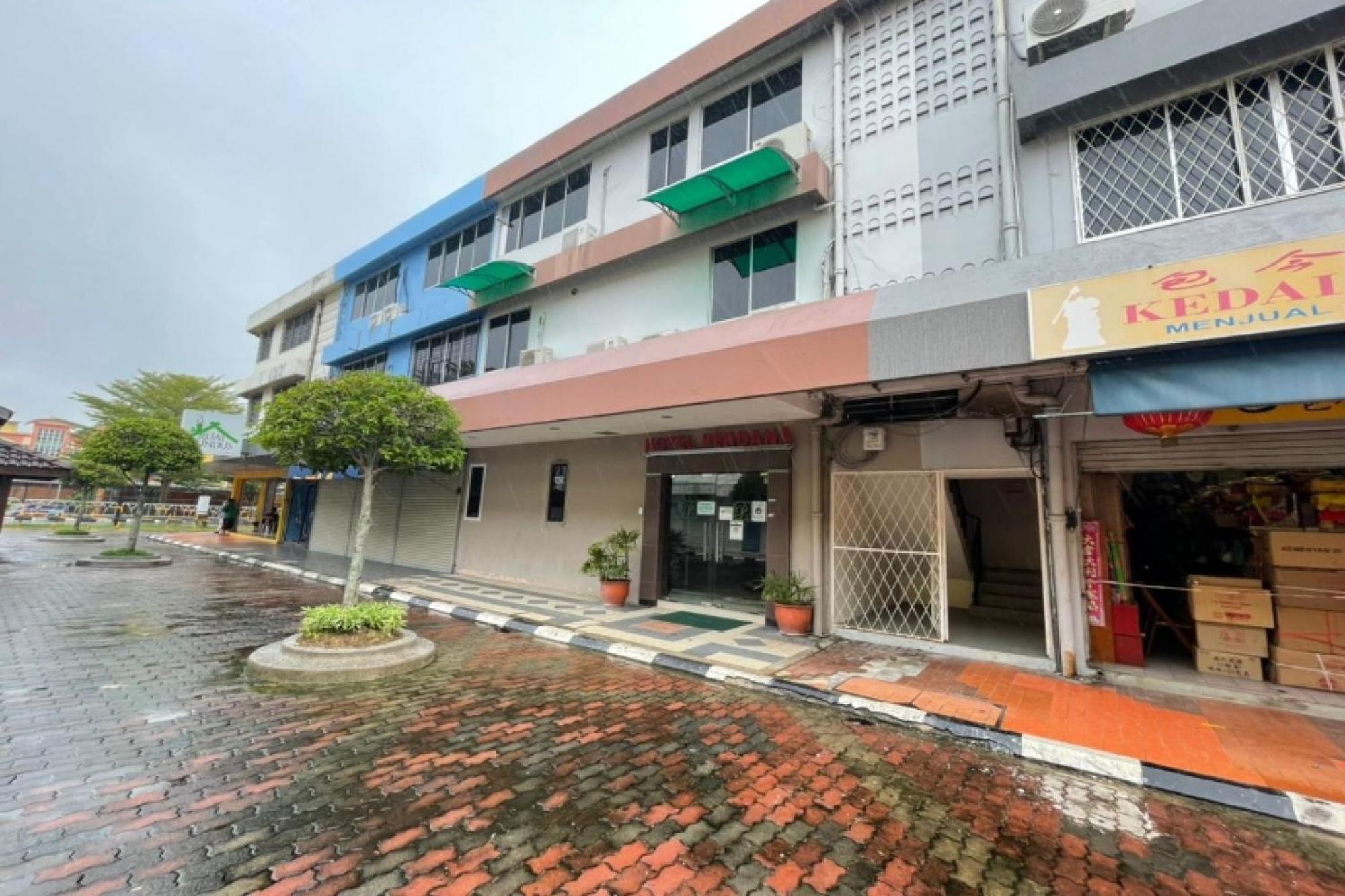 Oyo 90411 Perdana Hotel Labuan Exterior foto
